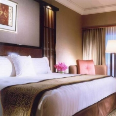 Royal Orchid Sheraton Hotel & Towers 5*