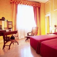 Mercure Sevilla 5*