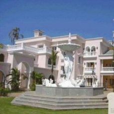 Retreat by Zuri Goa 4*