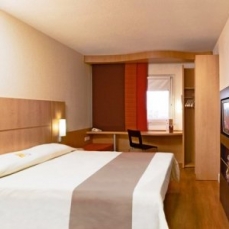 Ibis Praha Old Town 3*