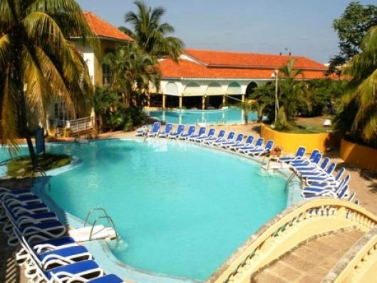 Comodoro Hotel & Bungalows 4*