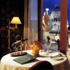 Hotel Bauer  5*