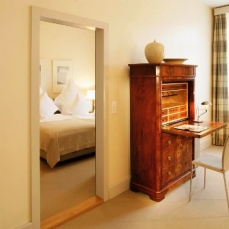 Alden Hotel Splugenschloss 5*