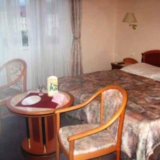 Regina's Exclusive APT 4*+