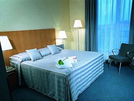 Holiday Inn Prague Congress Centre 4*