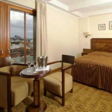 Best Western Premier Hotel Majestic Plaza 4*