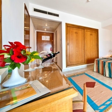 Minamark Beach Resort 4*