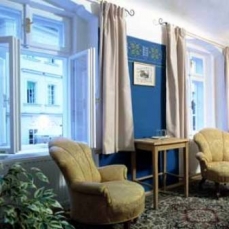 Archibald At the Charles Bridge 4*