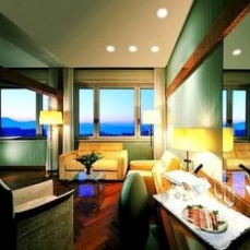 Majestic 4*