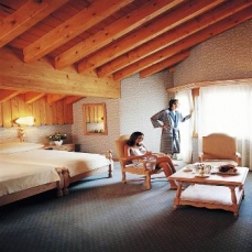 Schweizerhof Hotel & Residence 4*