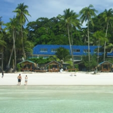 Waling-Waling Beach Hotel 4*