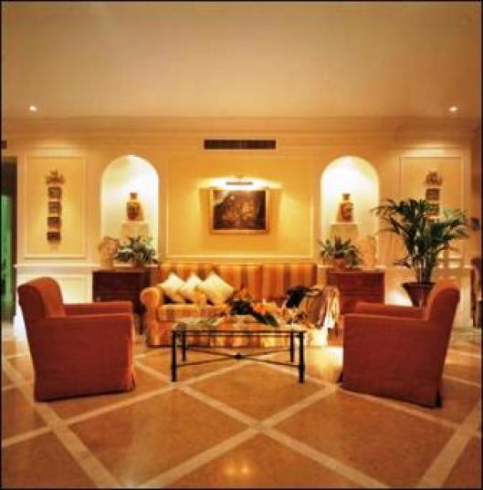 Donna Laura Palace 4*