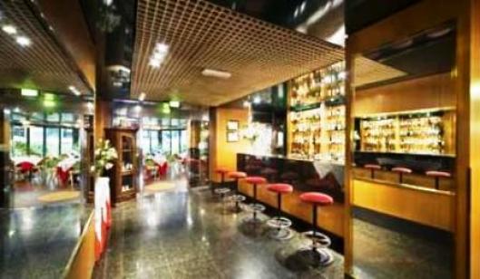 UNA Hotel Century  4*