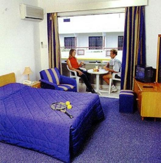Petrou Bros Hotel 2*