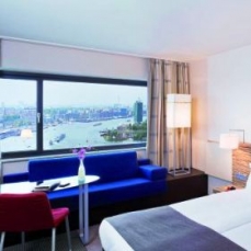 Mövenpick Amsterdam City Centre 4*