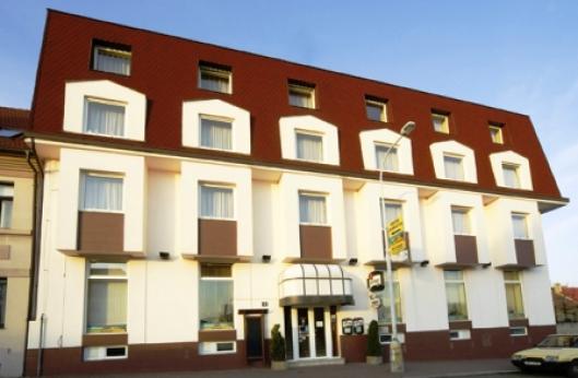 Henrietta Hotel 3*