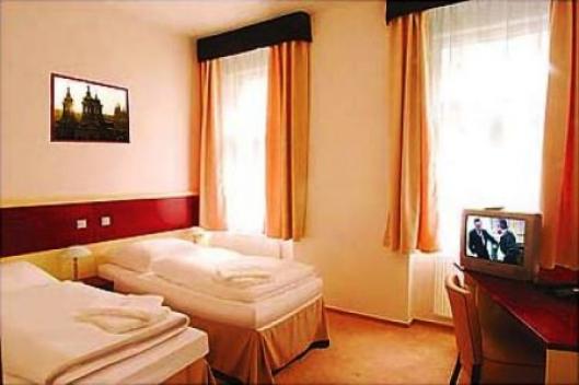 Victoria Hotel 3*