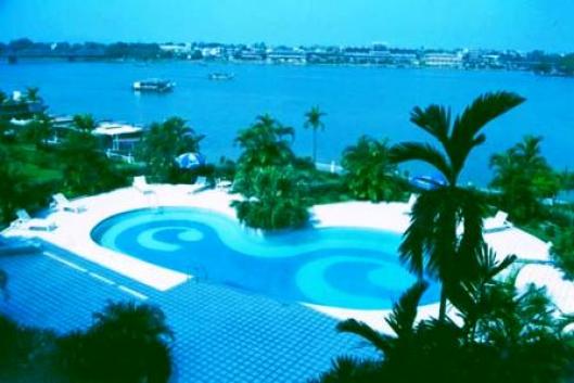 Century Riverside Hotel 4*