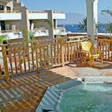 Reef 4*