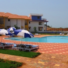 Baywatch Resort 4*